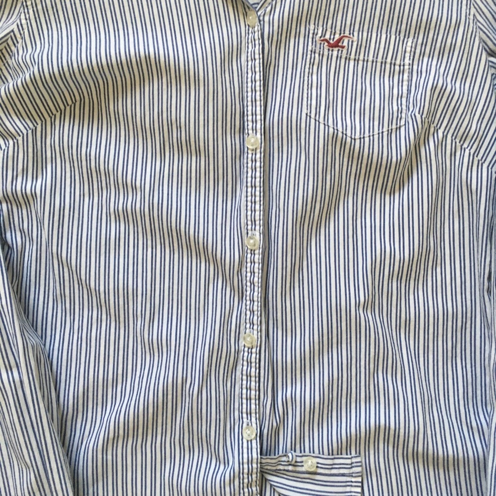 Hollister Girls Long Sleeved Button Up - Picture 5 of 6